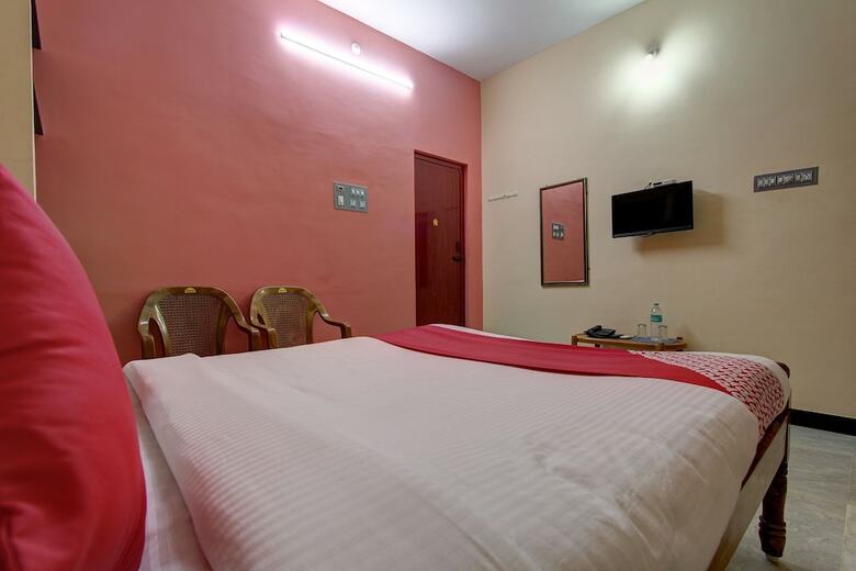 Hotel Oyo 38664 Rt Residency