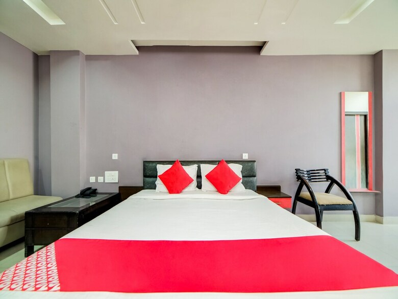 Oyo 40124 Hotel Vjr Residency