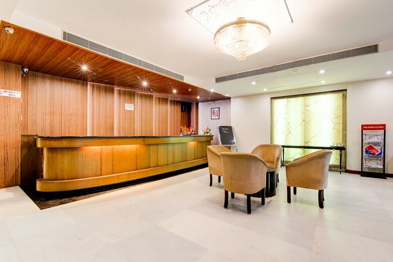 Oyo 39725 Hotel Regent Continental