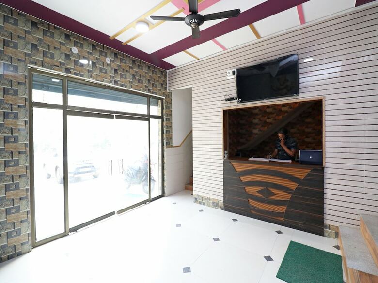 Hotel Oyo 39407 Suranjana