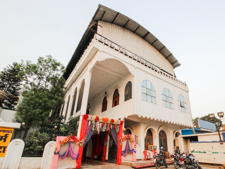 Oyo 40320 Hotel Soni International
