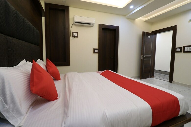 Oyo 37959 Hotel Royal Stay