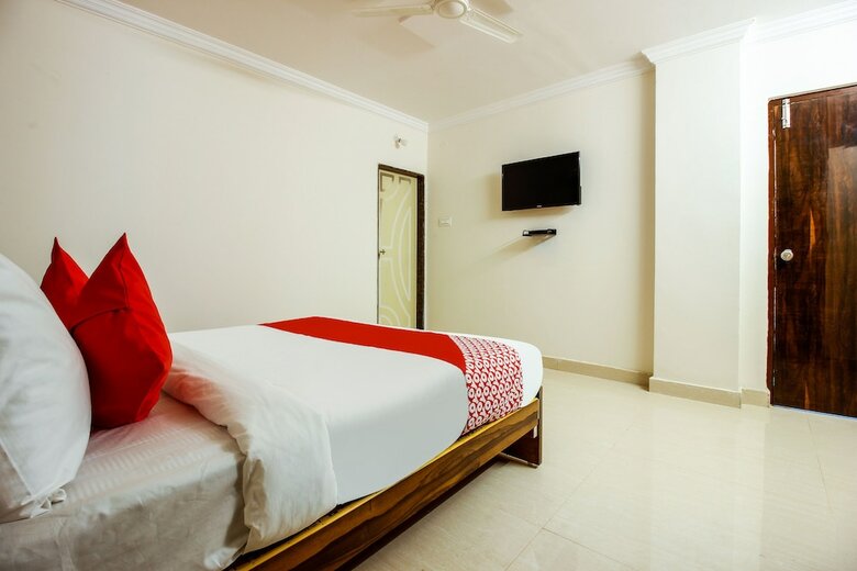Oyo 41994 Hotel Wall Street