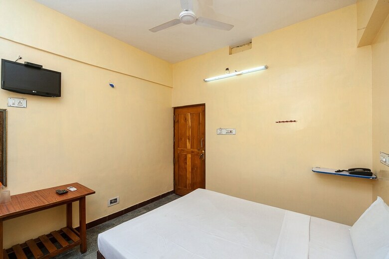 Hotel Spot On 36502 Sree Grand Lingam Residency