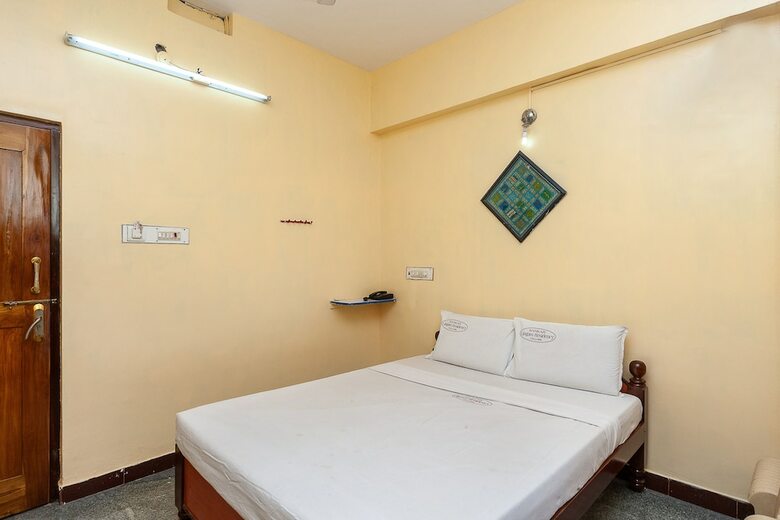 Hotel Spot On 36502 Sree Grand Lingam Residency