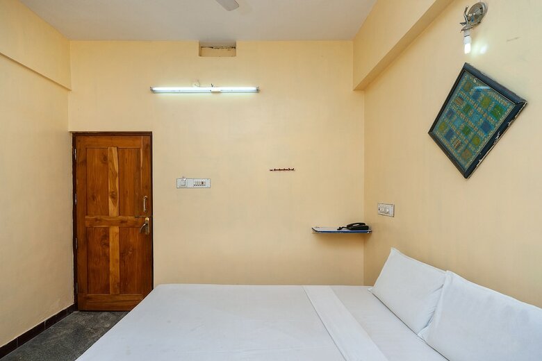 Hotel Spot On 36502 Sree Grand Lingam Residency