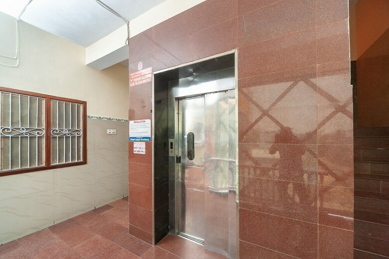 Hotel Spot On 36502 Sree Grand Lingam Residency
