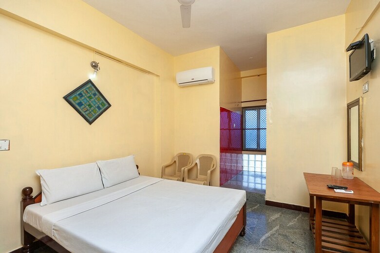 Hotel Spot On 36502 Sree Grand Lingam Residency