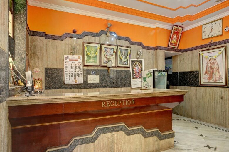 Hotel Spot On 39787 Radha Krishna Deluxe Lodge