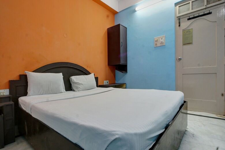Hotel Spot On 39787 Radha Krishna Deluxe Lodge