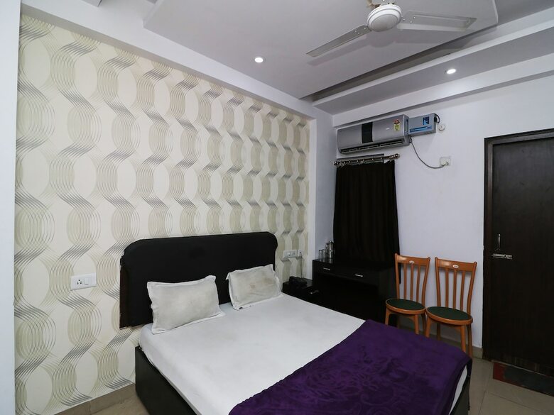 Spot On 42243 Hotel Shubh Sarthak