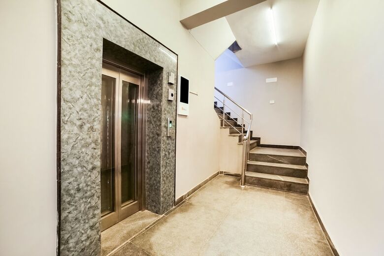 Hotel Oyo Flagship 30197 Noida Sector 43