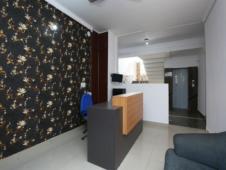 Hotel Oyo Flagship 40126 Polytechnic Chauraha