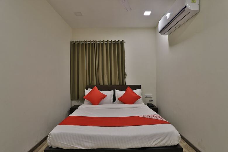 Hotel Oyo Flagship 30564 Ripple Mall