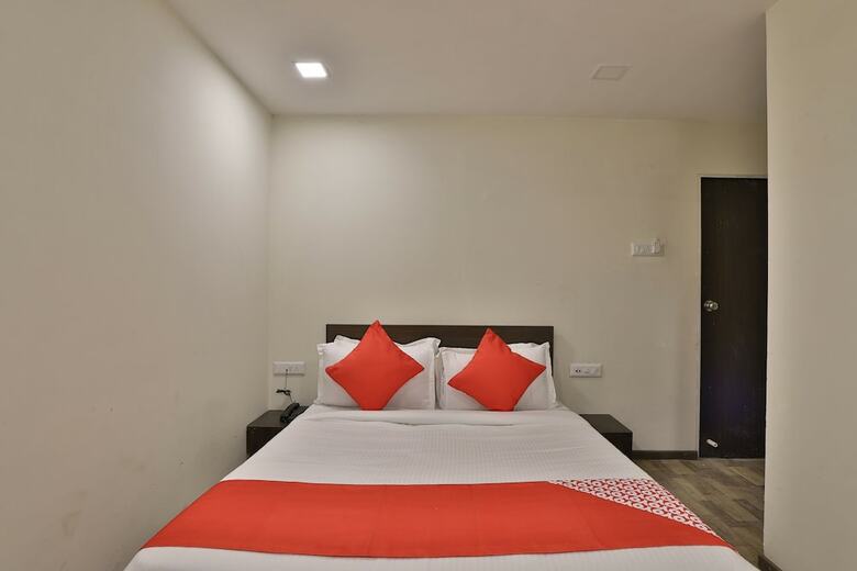 Hotel Oyo Flagship 30564 Ripple Mall