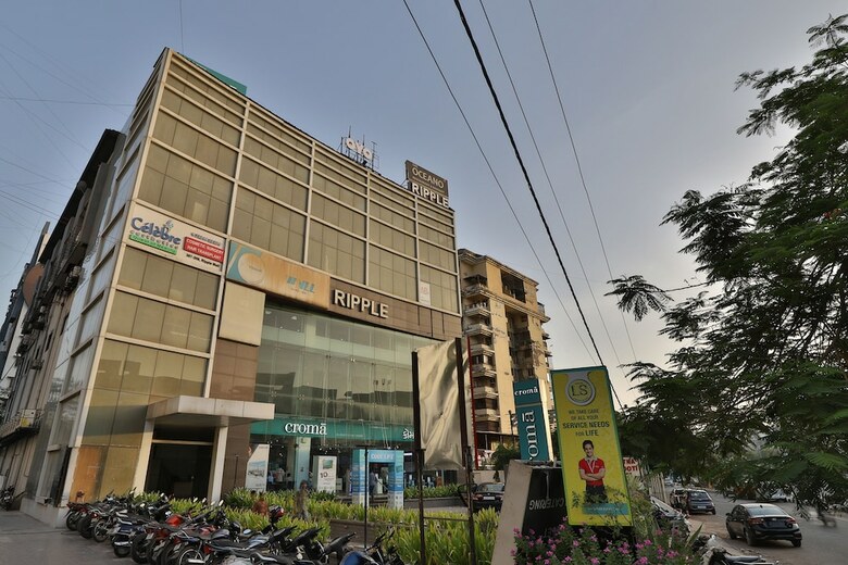 Hotel Oyo Flagship 30564 Ripple Mall