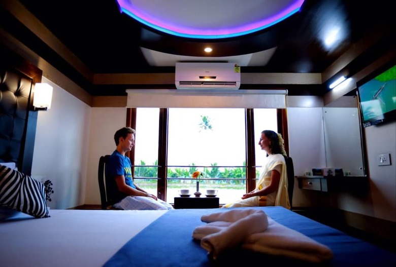 Hotel Indiavacationz Houseboat