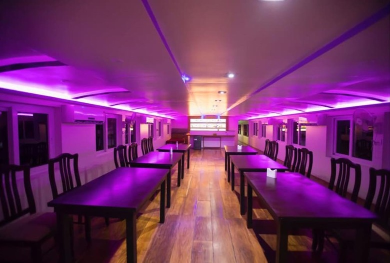 Hotel Indiavacationz Houseboat