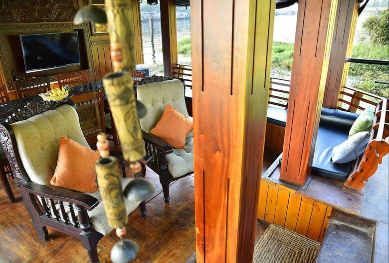 Hotel Indiavacationz Houseboat