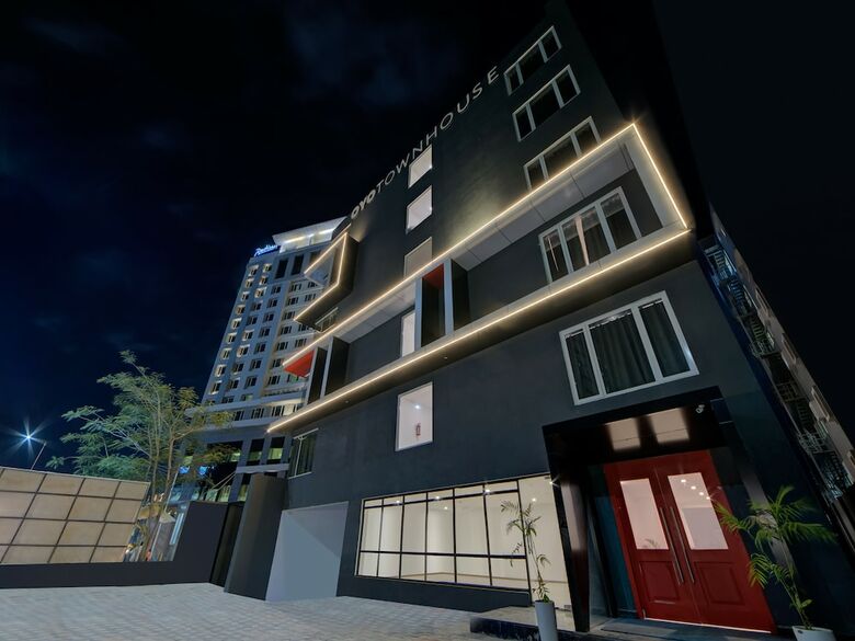 Hotel Oyo Townhouse 111 A3 Empire