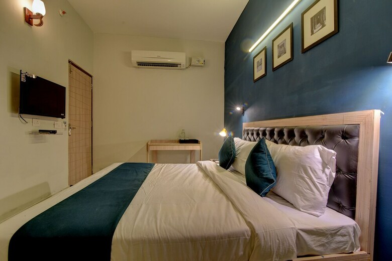 Silverkey Executive Stays 36842 Nazeer Hotel