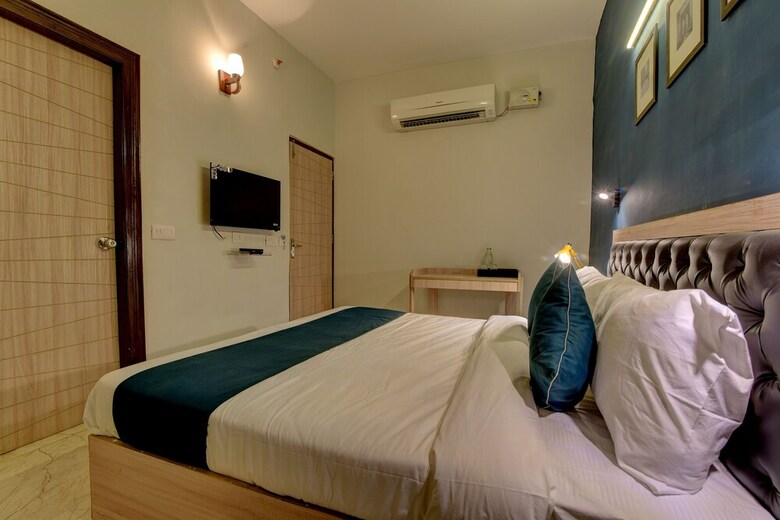 Silverkey Executive Stays 36842 Nazeer Hotel