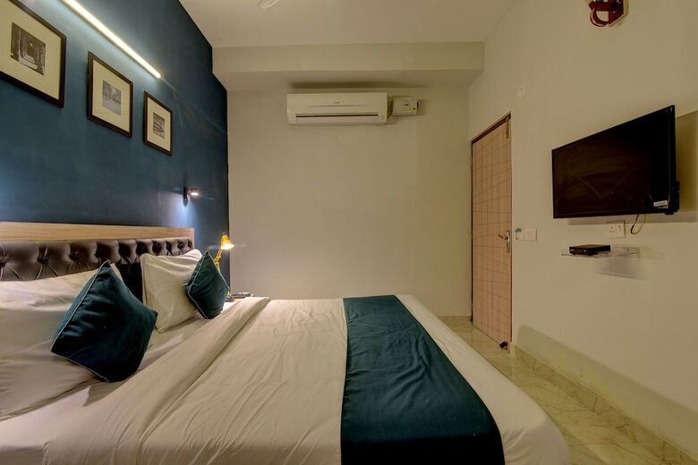 Silverkey Executive Stays 36842 Nazeer Hotel