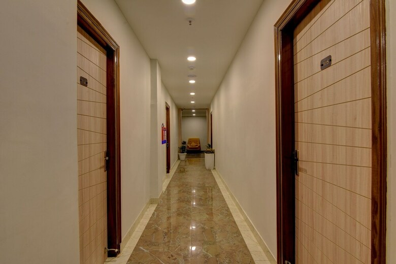 Silverkey Executive Stays 36842 Nazeer Hotel