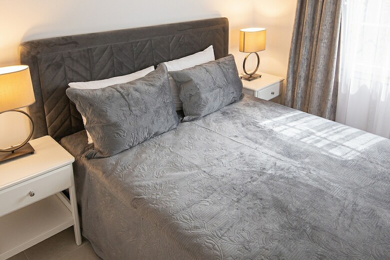 Hotel The Flag Suites (+12)