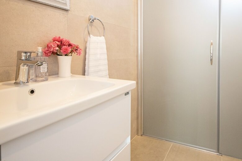 Hotel The Flag Suites (+12)