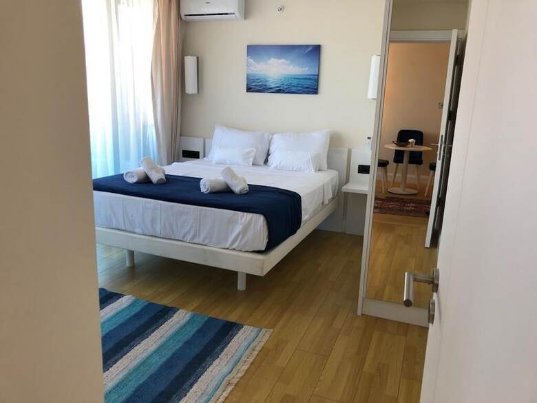 Aparthotel Twin Towers By Picnic