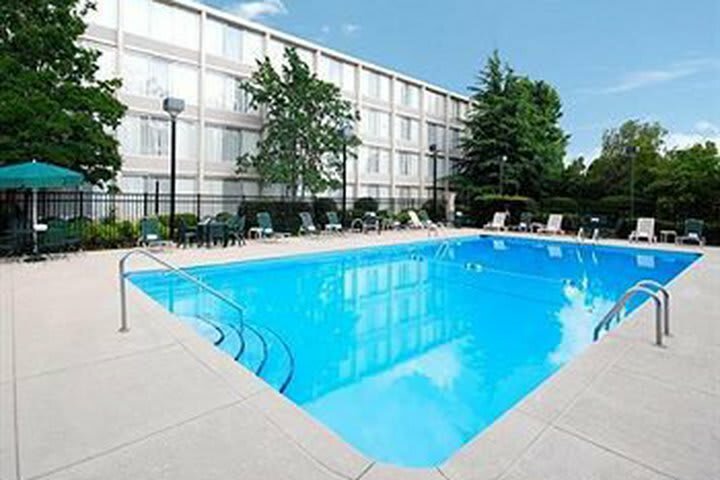 Clarion Hotel Greensboro Airport