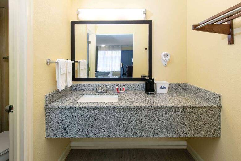 Hotel Days Inn