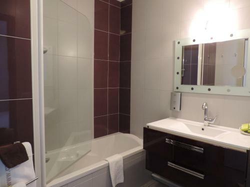 Hotel Logis Auv'h�tel