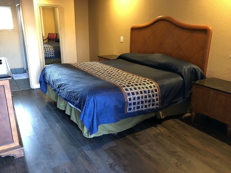 Capri Motel