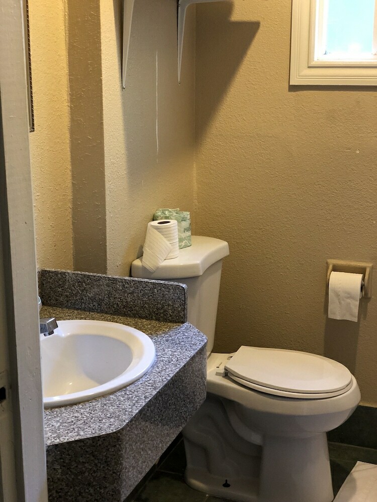 Capri Motel
