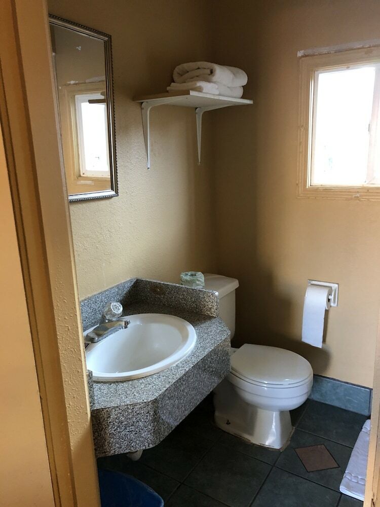 Capri Motel