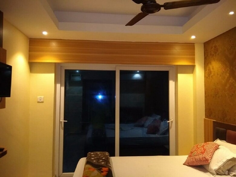 Hotel Sea View Residency Puri
