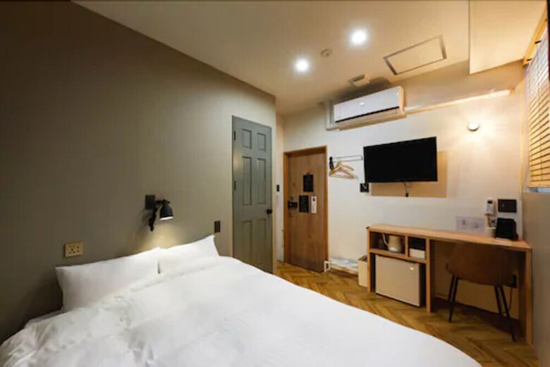 Mizuka Nakasu 6 - Unmanned Hotel -