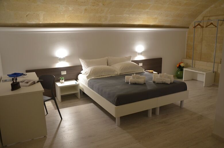 Hotel In & Out Matera