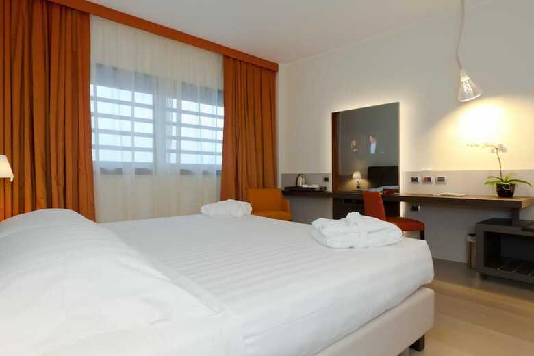 Hotel Rmh Modena Des Arts