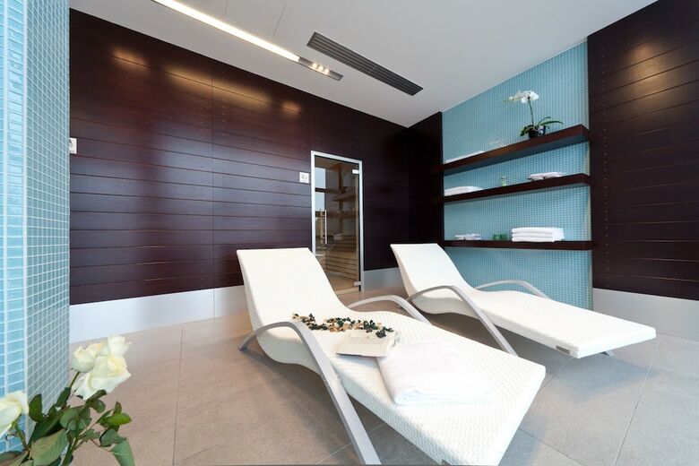 Hotel Rmh Modena Des Arts