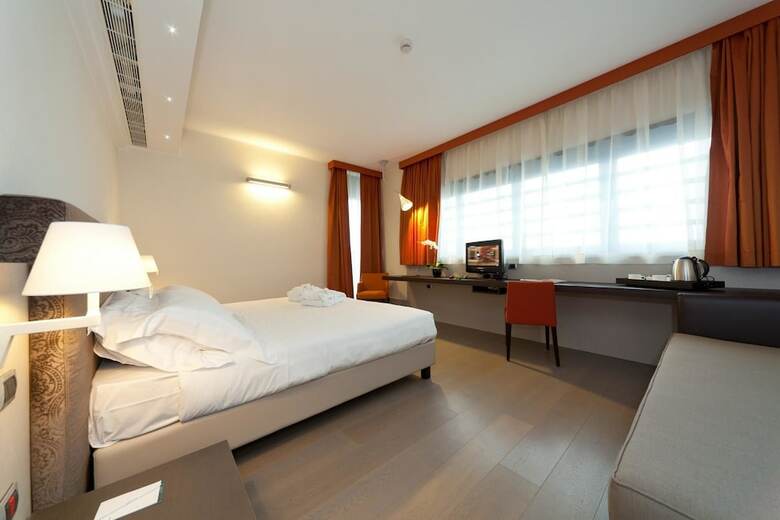 Hotel Rmh Modena Des Arts