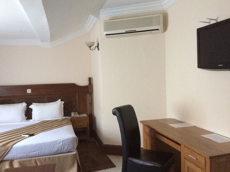 Highgate Hotel