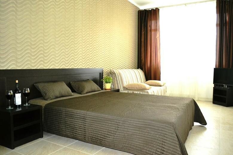 Tri Morya Hotel