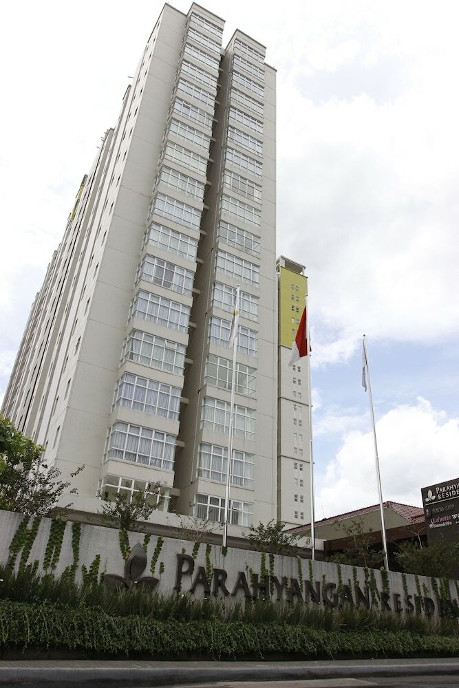 Hotel Ten Eleven Living Point
