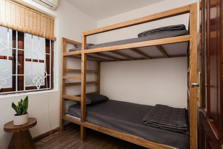 Aparthotel Nyna Homestay