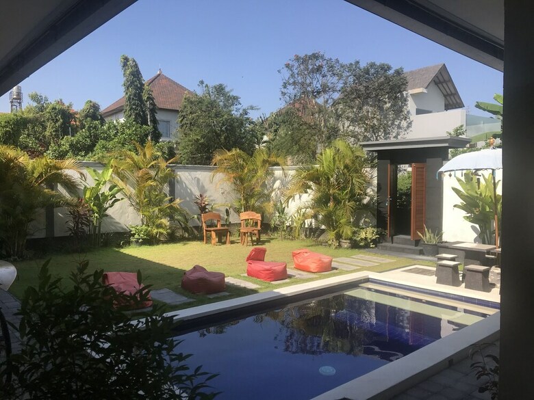 Villa Pintu Biru