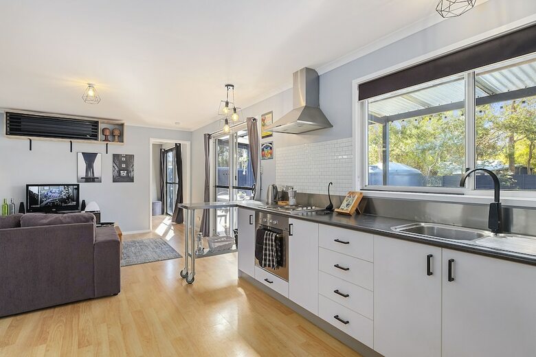 Three Beaches - Chic Eco Home Tasmania