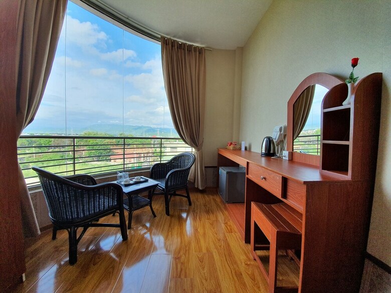 Shwe Pe Ti Hotel